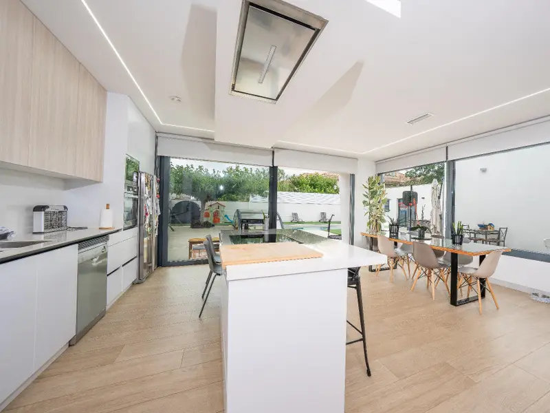 Villa de 3 dormitorios en Desconocido, Costa Blanca — foto 2 de 30