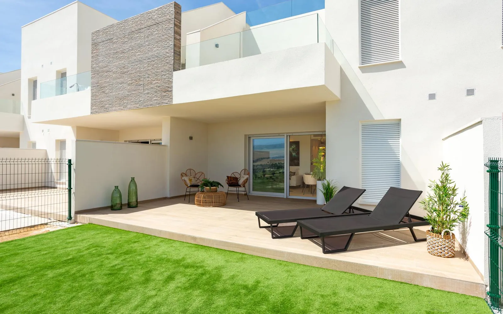 Apartamento de 2 dormitorios en Algorfa, Costa Blanca — foto 1 de 30