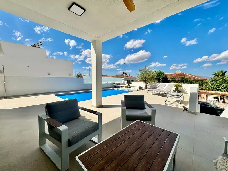 Villa de 3 dormitorios en Rojales, Costa Blanca — foto 15 de 30