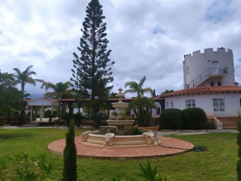 Bedrijfsruimte in Alfaz del Pi, Costa Blanca — foto 2 van 13