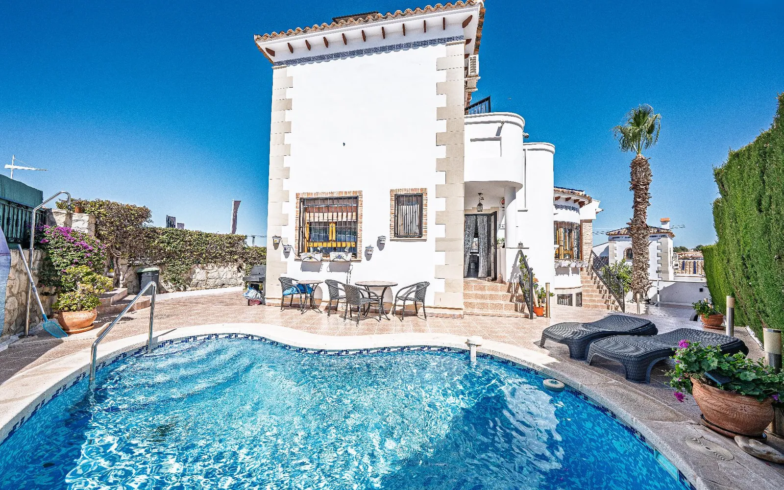 Villa de 6 dormitorios en Algorfa, Costa Blanca — foto 1 de 30
