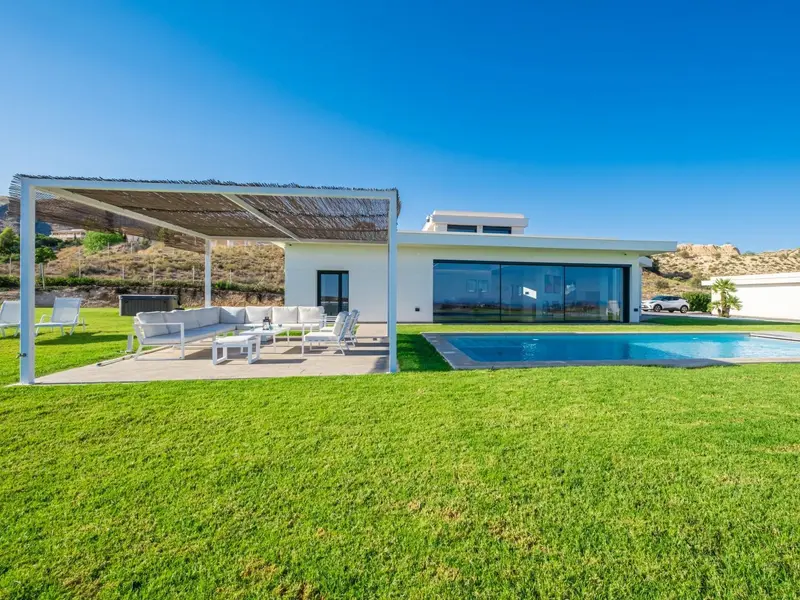 Villa de 4 dormitorios en Mutxamel, Costa Blanca — foto 9 de 30