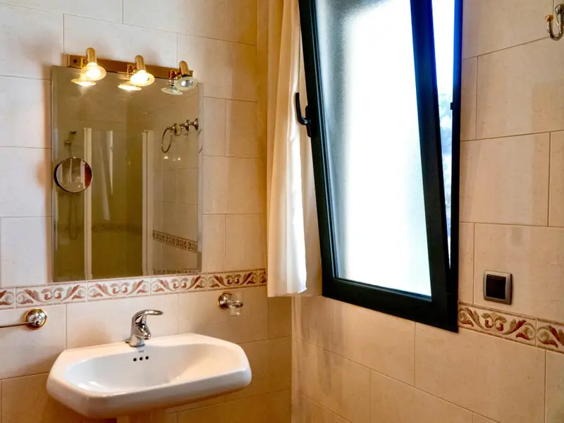Casa de campo de 5 dormitorios en Desconocido, Costa Blanca — foto 28 de 30