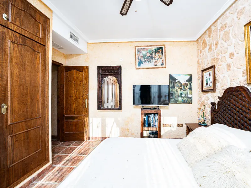 Villa de 7 dormitorios en Daya Nueva, Costa Blanca — foto 17 de 30