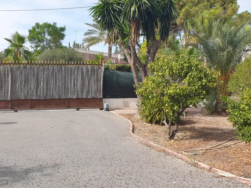 Villa de 3 dormitorios en Elche, Costa Blanca — foto 26 de 27