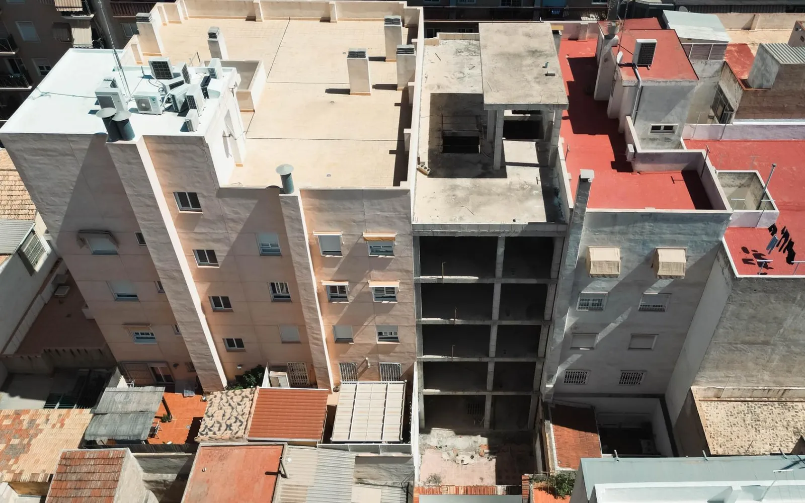 Земельна ділянка з 15 спальнями у Elche, Коста-Бланка — фото 1 з 18
