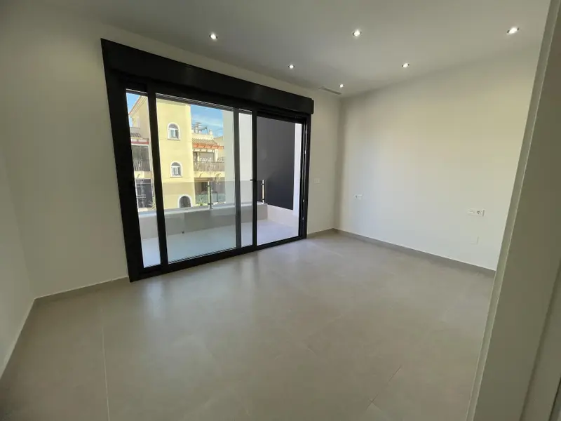 Villa de 3 dormitorios en Almoradí, Costa Blanca — foto 30 de 30