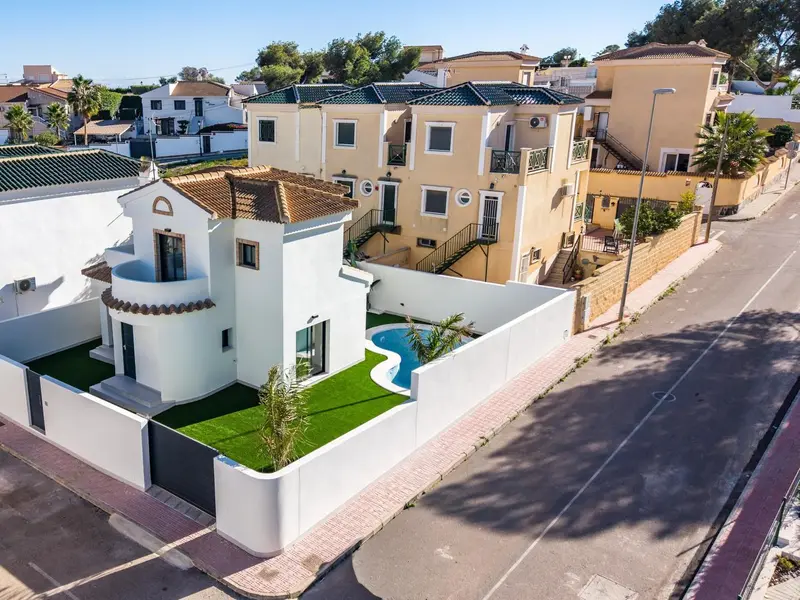 Villa de 3 dormitorios en Orihuela Costa, Costa Blanca — foto 28 de 30