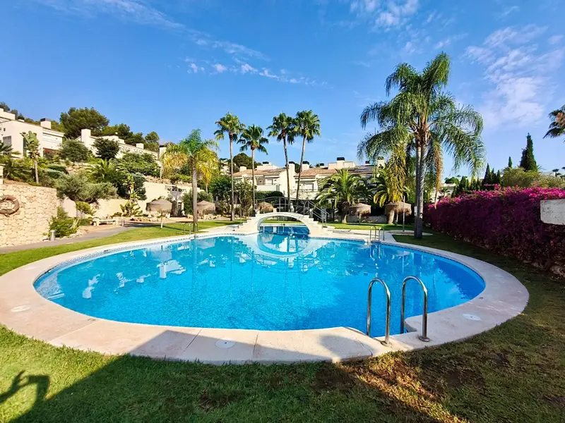 Reihenhaus mit 4 Schlafzimmern in Moraira, Costa Blanca — Foto 1 von 30