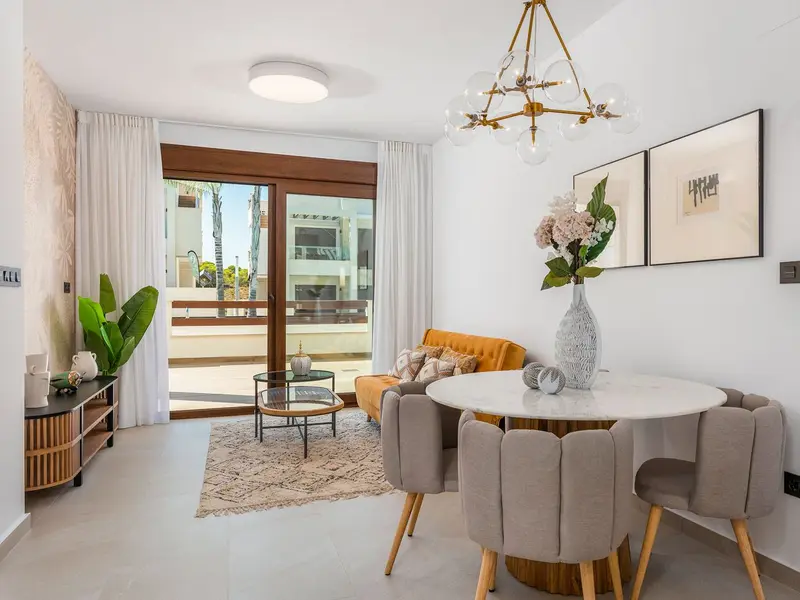 Bungalow de 2 dormitorios en Torrevieja, Costa Blanca — foto 20 de 29