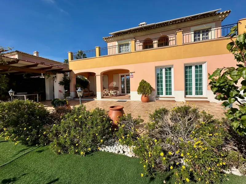 Villa de 4 dormitorios en Finestrat, Costa Blanca — foto 2 de 30
