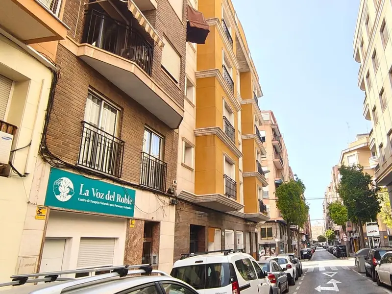 Local comercial de 1 dormitorios en Elche, Costa Blanca — foto 4 de 6