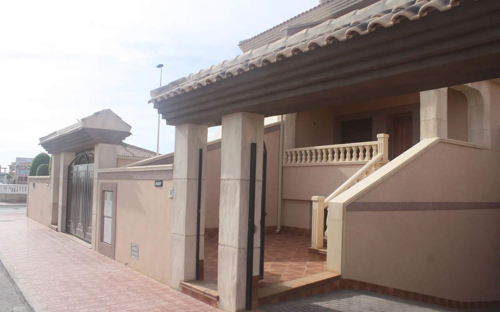 Chalet pareado de 2 dormitorios en Torrevieja, Costa Blanca — foto 1 de 1