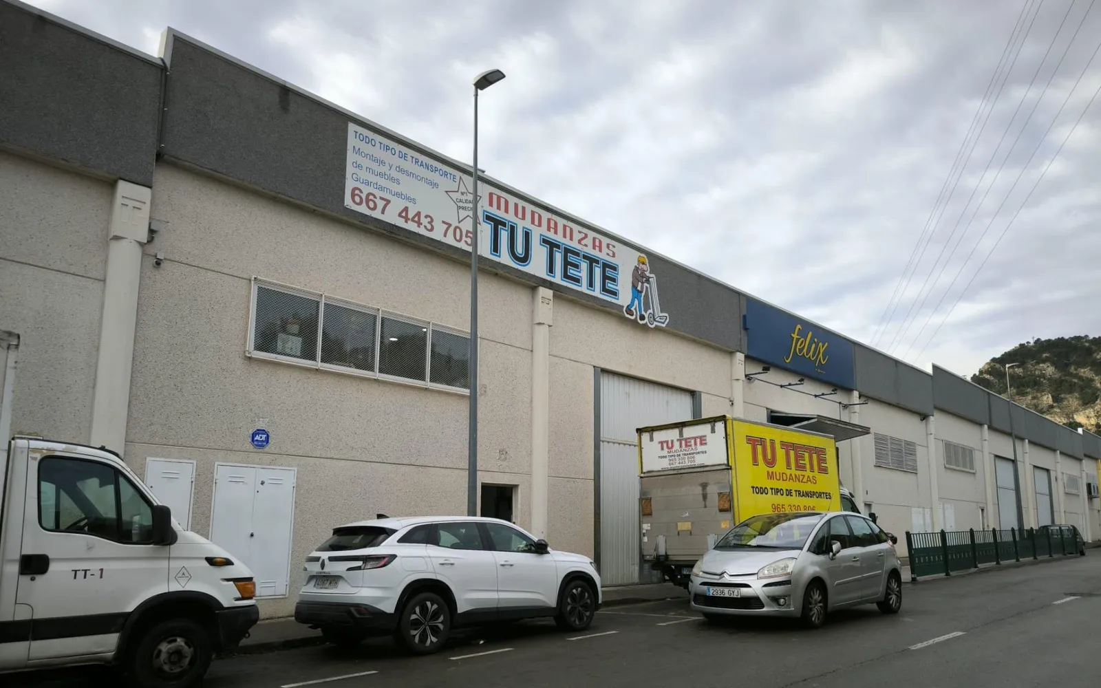 Commercial in Alcoy, Costa Blanca — photo 1 of 18