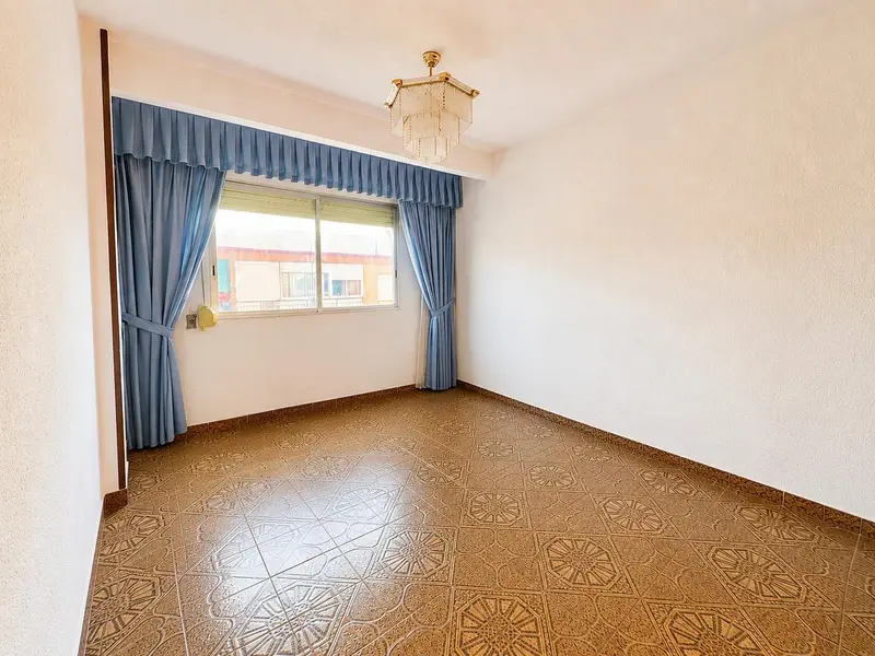 Apartamento de 4 dormitorios en Alicante, Costa Blanca — foto 14 de 17