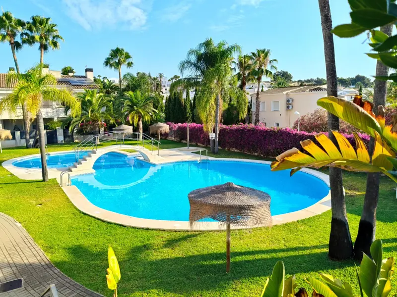 Reihenhaus mit 4 Schlafzimmern in Moraira, Costa Blanca — Foto 3 von 30