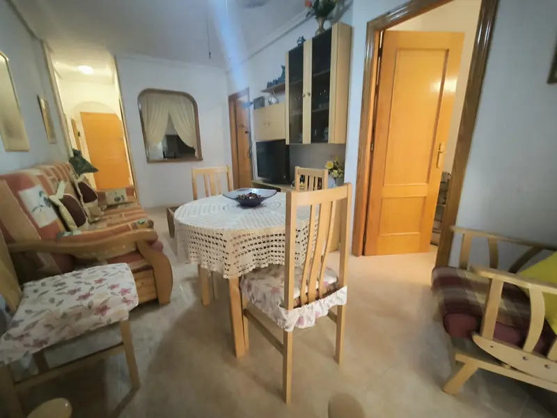Apartamento de 2 dormitorios en Torrevieja, Costa Blanca — foto 10 de 23