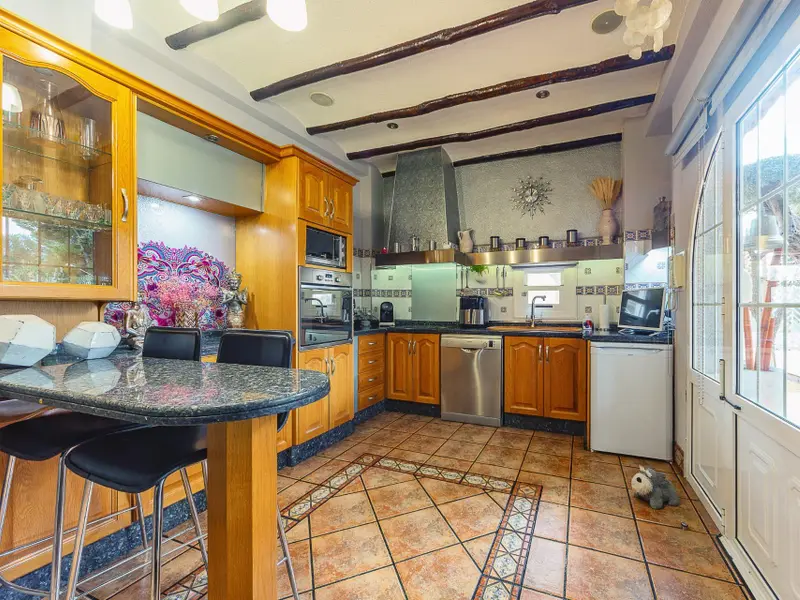 Villa de 5 dormitorios en Elda, Costa Blanca — foto 25 de 30