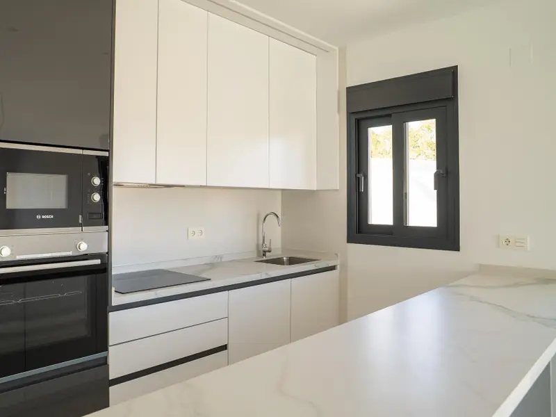 Villa de 3 dormitorios en La Nucía, Costa Blanca — foto 28 de 30