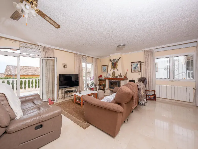 Villa de 5 dormitorios en La Nucía, Costa Blanca — foto 2 de 30