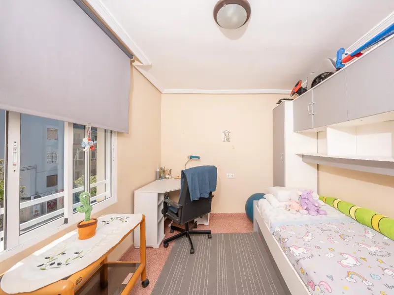 Apartamento de 2 dormitorios en Alicante, Costa Blanca — foto 14 de 18