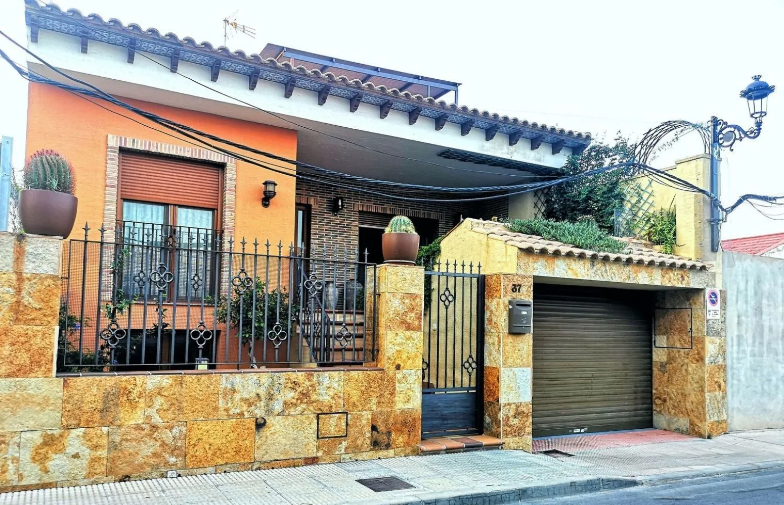 Villa de 3 dormitorios en Granja de Rocamora, Costa Blanca — foto 1 de 30