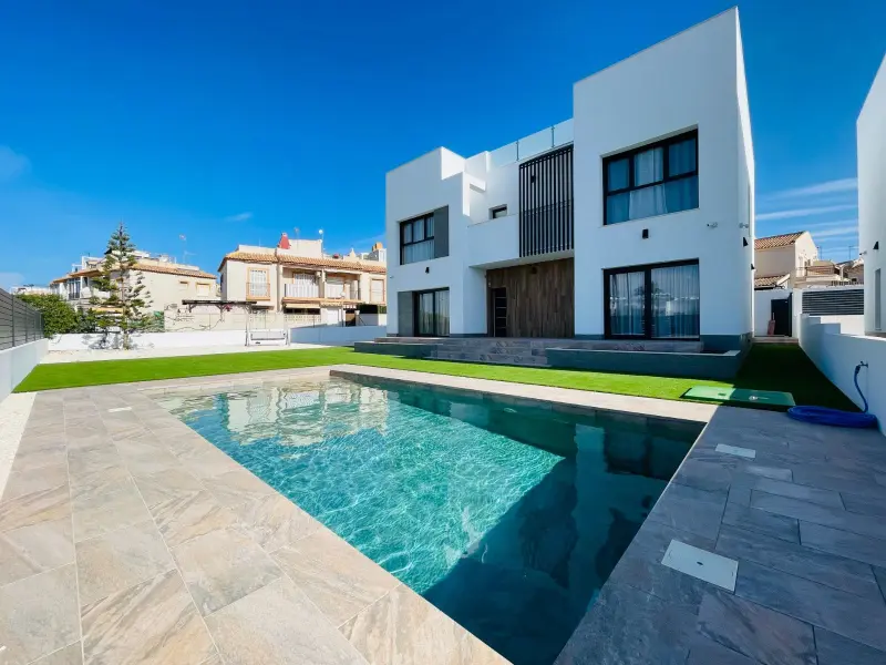 Villa en Torrevieja, Costa Blanca