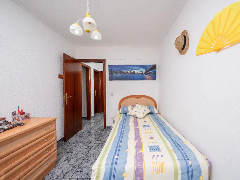 Apartment with 3 bedrooms in Elche, Costa Blanca — photo 9 of 27