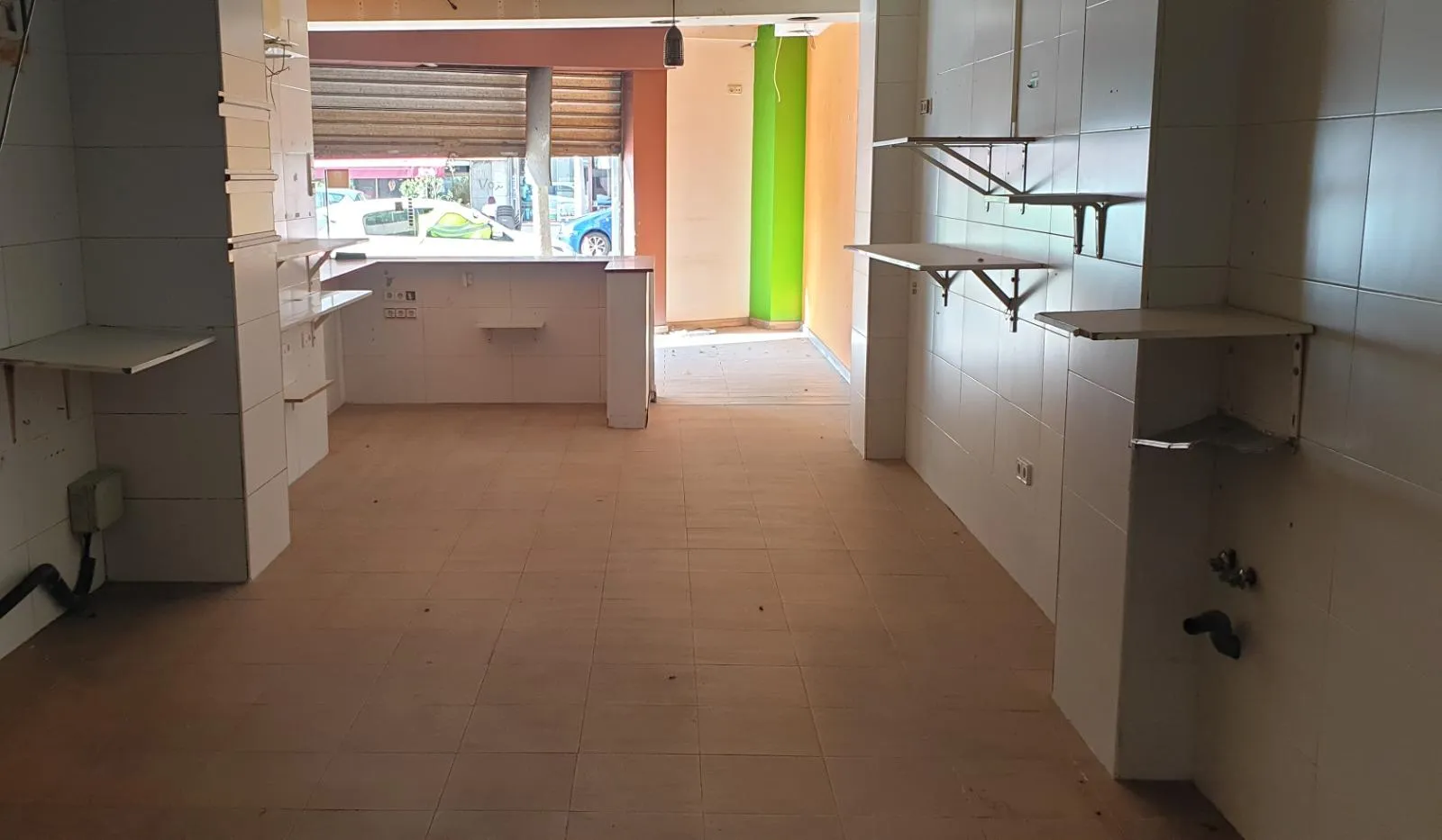 Комерційне приміщення з 3 спальнями у Elche, Коста-Бланка — фото 1 з 9