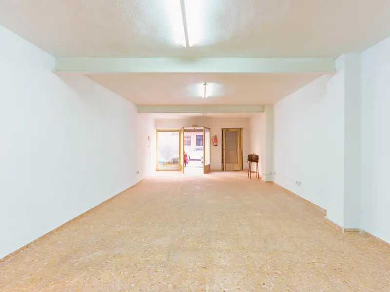 Commercial in Elche, Costa Blanca — photo 11 of 14
